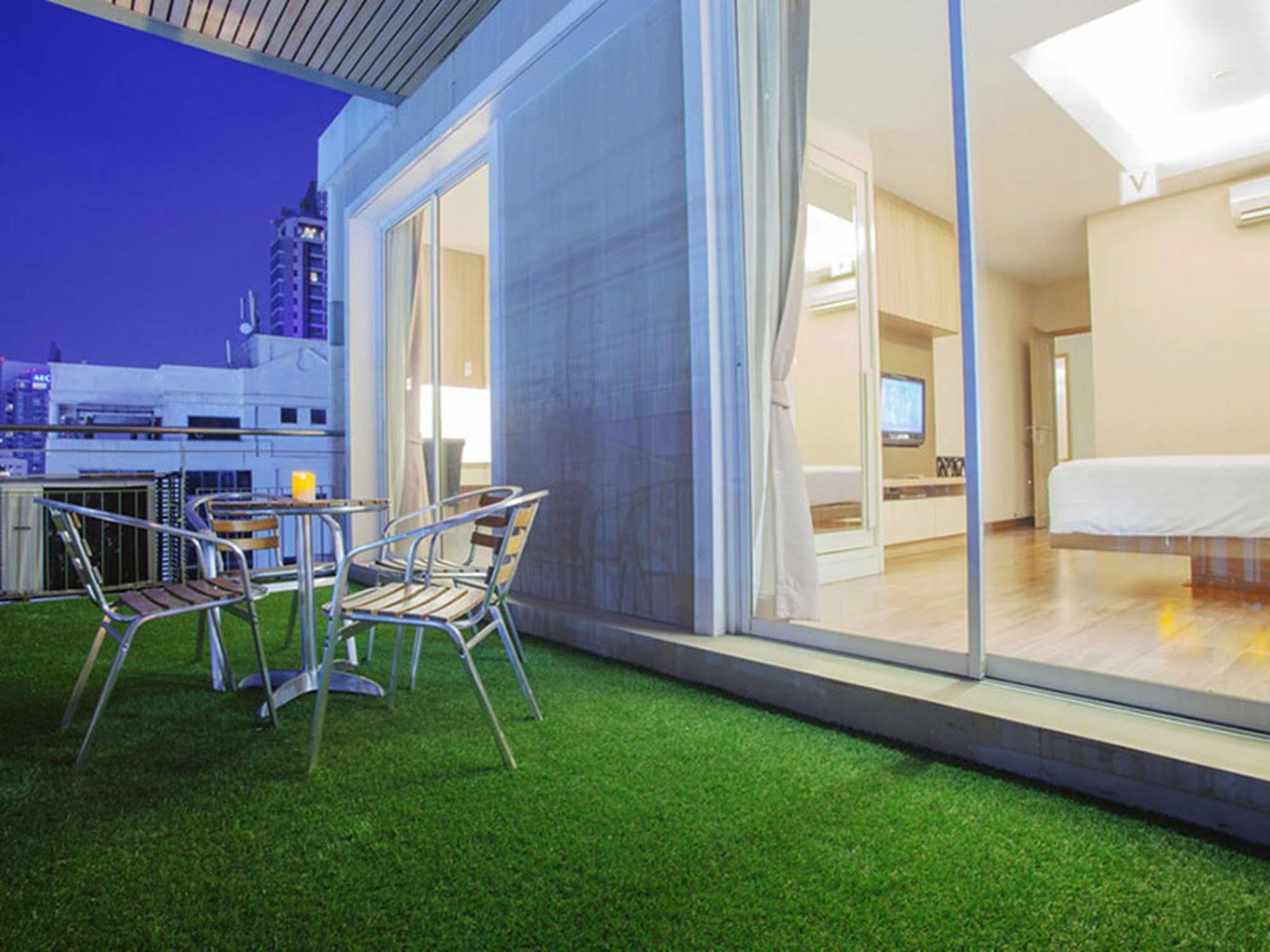 V Residence Bangkok Exterior photo